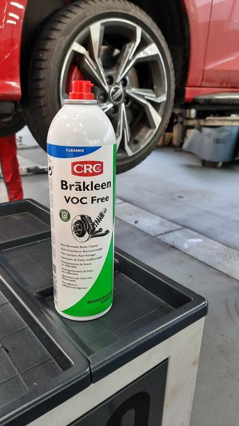 CRC Industries lancia sul mercato i detergenti durevole per freni ad alte prestazioni, una novità mondiale